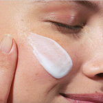 CLARINS Velvet Cleansing Milk - Image 3